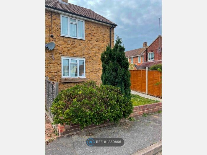 3 Bedroom Semi-Detached House To Rent In Denton Green, Gillingham, ME8