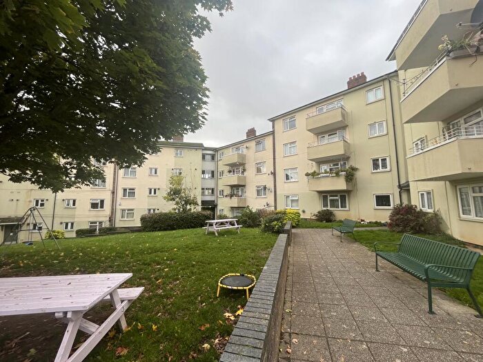 3 Bedroom Apartment To Rent In Cecil Street, Plymouth, PL1