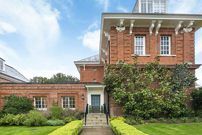 2 Bedroom Apartment To Rent In Balls Park, Hertford, SG13