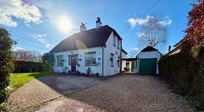 3 Bedroom Detached House For Sale In Penwood Road, Wash Water, Newbury, RG20