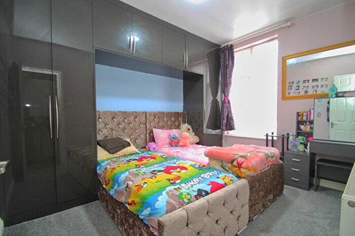 3 Bedroom Terraced House For Sale In Masons Avenue, Harrow, HA3