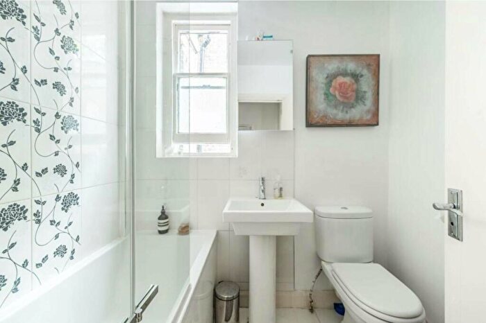2 Bedroom Apartment To Rent In Finborough Road, London, SW10