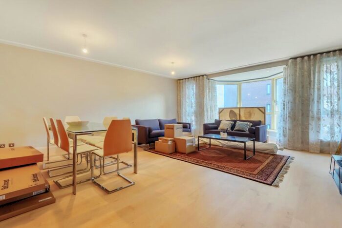 3 Bedroom Flat To Rent In Queens Terrace, St Johns Wood, London, NW8