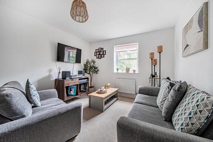 2 Bedroom Flat For Sale In Barrowfields Close, West End, Southampton, SO30
