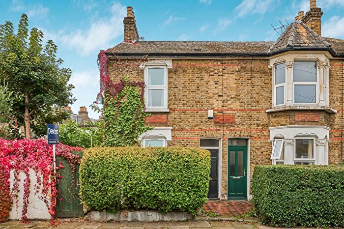 2 Bedroom End Of Terrace House To Rent In Merritt Road, Brockley, SE4