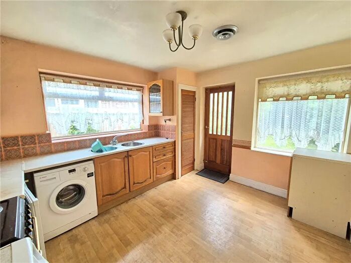 2 Bedroom Bungalow To Rent In West Drayton Road, Uxbridge, UB8