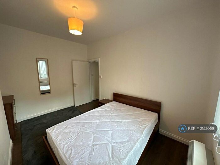 1 Bedroom Flat To Rent In Near Camden Canal, London, NW1