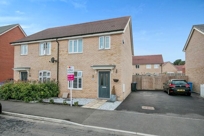 3 Bedroom Semi-Detached House For Sale In Vale View Road, Sproughton, Ipswich, IP8