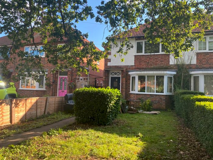 3 Bedroom Semi-Detached House To Rent In St. Denys Road, Leicester, LE5