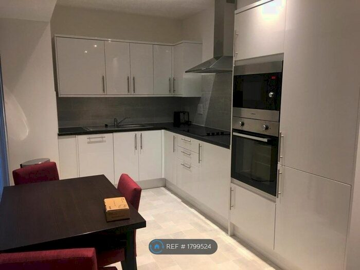 1 Bedroom Flat To Rent In Somerville Apartments, Hounslow, TW3