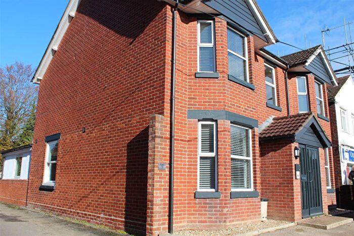 2 Bedroom Flat To Rent In Leigh Road, Eastleigh, SO50