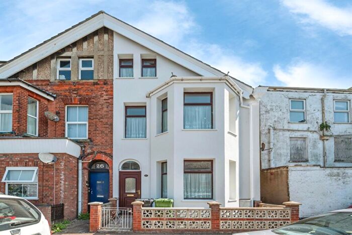 5 Bedroom Semi-Detached House For Sale In St. Georges Road, Great Yarmouth, NR30