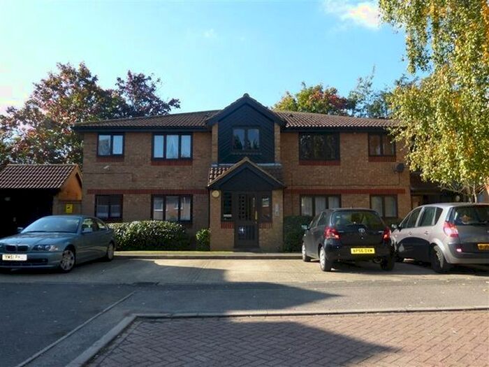 1 Bedroom Flat To Rent In Bed Flat, Rodeheath, LU4