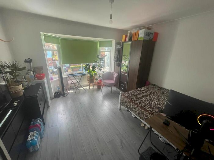 1 Bedroom Property To Rent In Meyrick Avenue, Luton, LU1