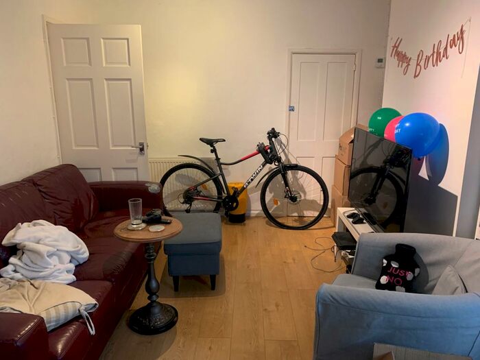 3 Bedroom Terraced House To Rent In Middle Street, Inner Avenue, SO14