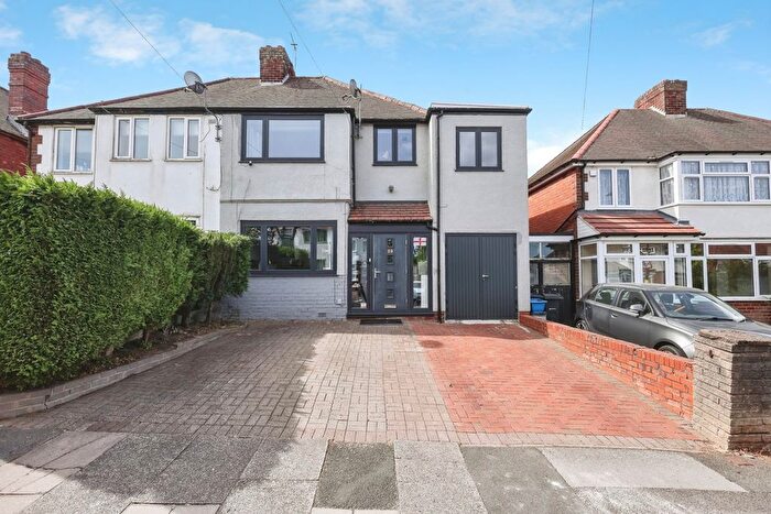 5 Bedroom Semi-Detached House For Sale In Lockwood Road, Birmingham, West Midlands, B31