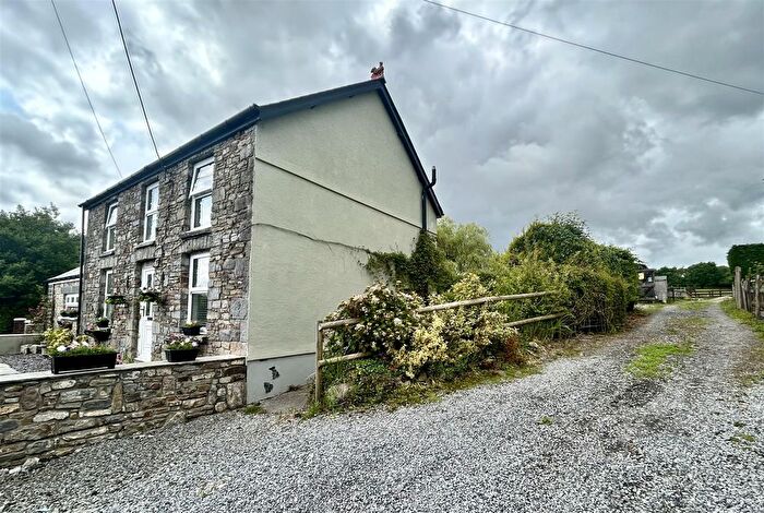 3 Bedroom Farm For Sale In Heol Dinefwr, Foelgastell, Llanelli, SA14