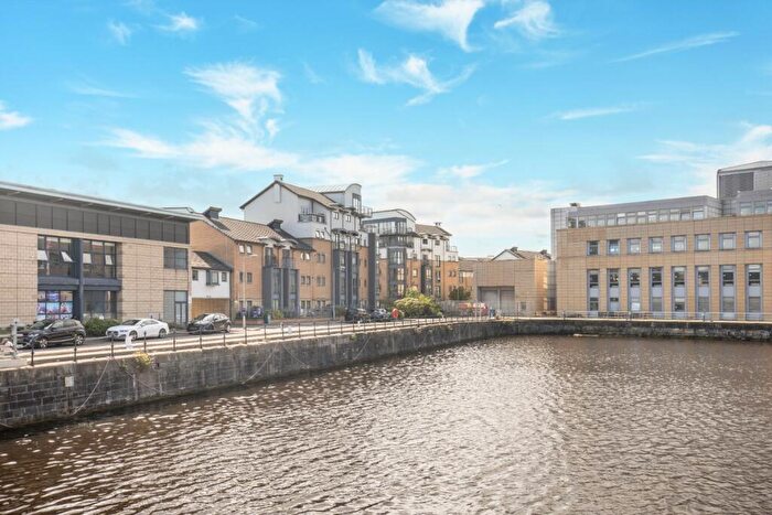 3 Bedroom Flat For Sale In Rennies Isle, Leith, Edinburgh, EH6