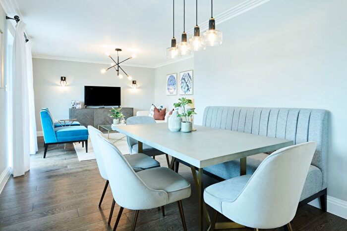 2 Bedroom Flat To Rent In Fulham Road, South Kensington, London, SW3