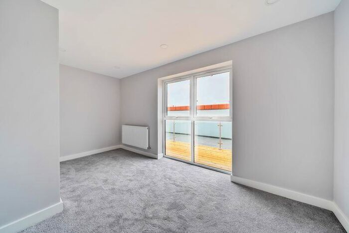 2 Bedroom Apartment To Rent In Oxford Road, Stokenchurch, HP14