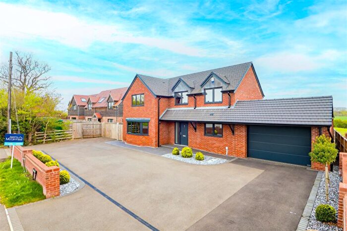 4 Bedroom Detached House For Sale In Stratford Road, Wootton Wawen, B95