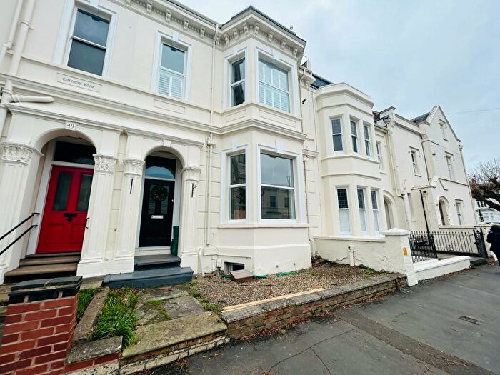 2 Bedroom Flat To Rent In Clarendon Avenue, Leamington Spa, CV32