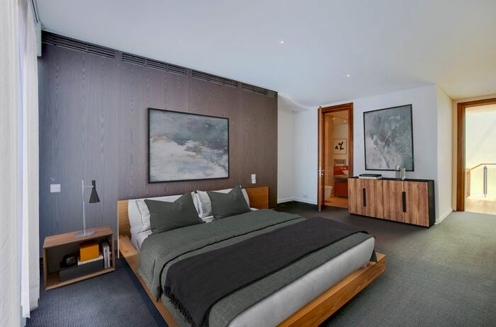 4 Bedroom Flat To Rent In Trevor Square, London, SW7