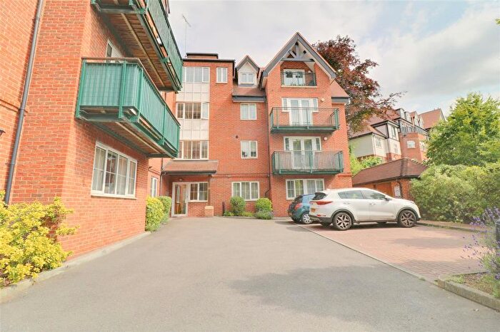 2 Bedroom Flat To Rent In Foxley Lane, Purley, CR8