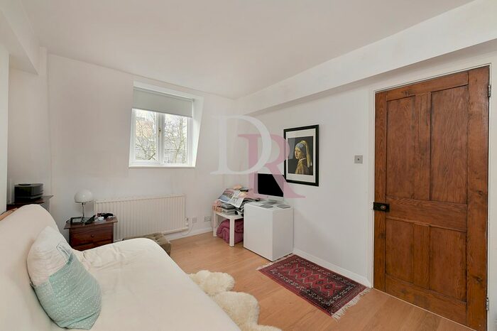 2 Bedroom Flat To Rent In Boswell Street, Holborn, WC1N