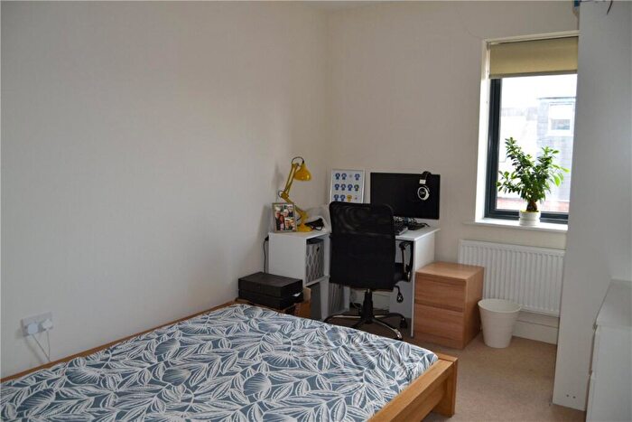 2 Bedroom Apartment To Rent In West Street, Newbury, Berkshire, RG14