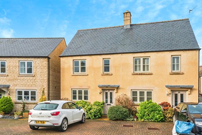 2 Bedroom Semi Detached House For Sale In Yells Way, Fairford, GL7