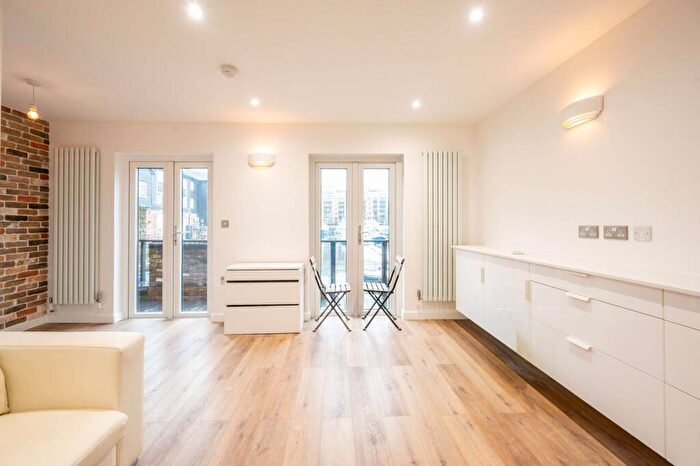 3 Bedroom Terraced House To Rent In Mews Street, St Katharine Docks, London, E1W