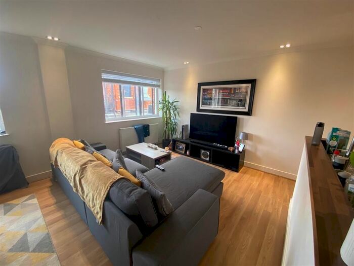 1 Bedroom Flat To Rent In Poplar Arcade, Touchwood, Solihull, B91