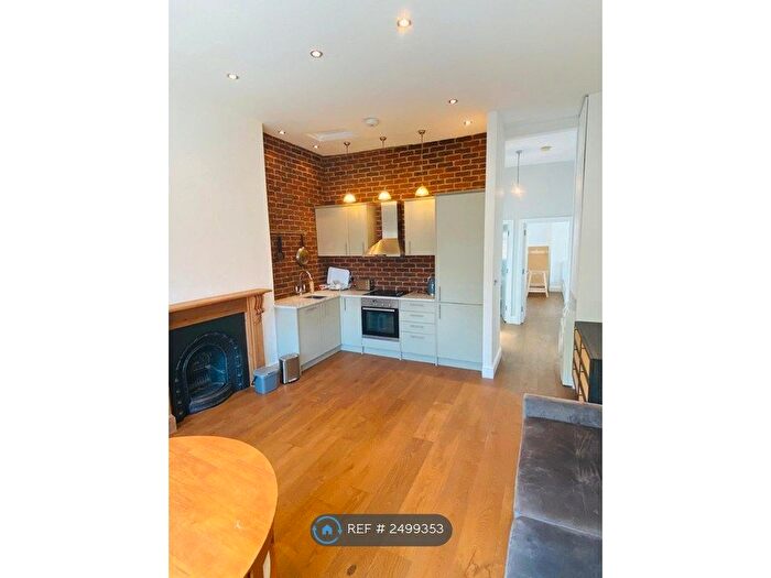 2 Bedroom Flat To Rent In Maida Vale, London, W9