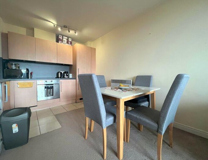 2 Bedroom Apartment To Rent In Centenary Plaza, B1