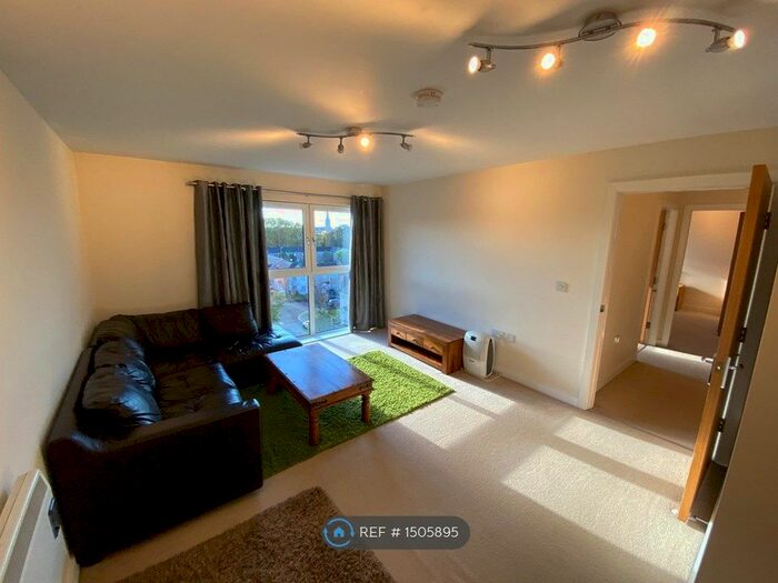 2 Bedroom Flat To Rent In Bishops Corner, Manchester, M15