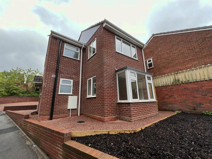 2 Bedroom Property To Rent In Central Drive, Dudley, West Midlands, DY3