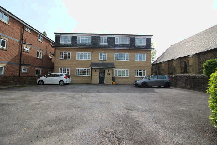 2 Bedroom Flat To Rent In St. Marys Court, Hollingworth, SK14