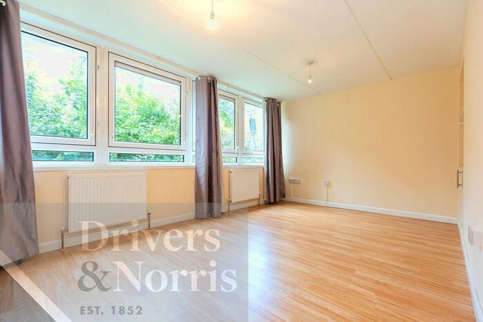 3 Bedroom Flat To Rent In Fallowfield, Lennox Road, Finsbury Park, London, N4