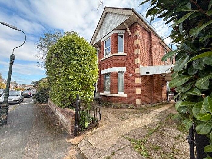 2 Bedroom Flat To Rent In Maxwell Road, Bournemouth, BH9