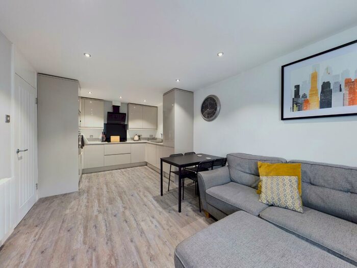 1 Bedroom Apartment To Rent In Regency Court, Alexandra Road, Hemel Hempstead, Hertfordshire, HP2