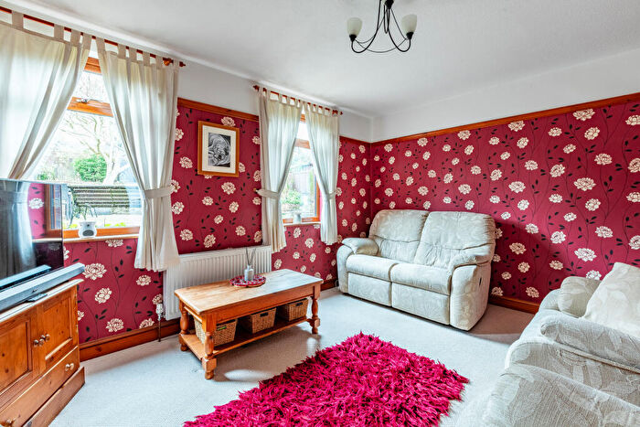 3 Bedroom Semi-Detached House For Sale In Portway, Sea Mills, Bristol, BS9 - Photo 4