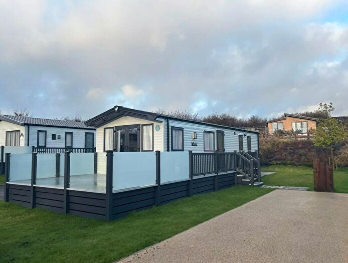 2 Bedroom Property For Sale In St. Martin, Looe, PL13