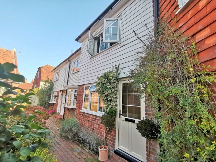 2 Bedroom Cottage To Rent In East Hoathly, BN8