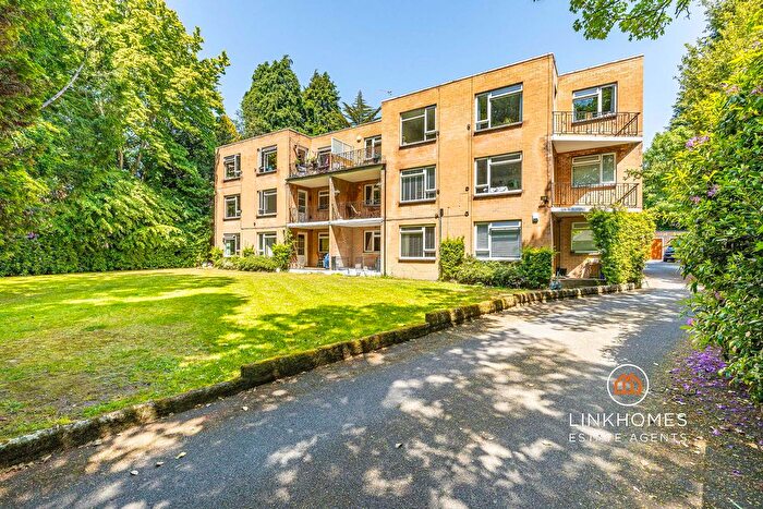 2 Bedroom Flat For Sale In Branksome Wood Road, Bournemouth, BH4