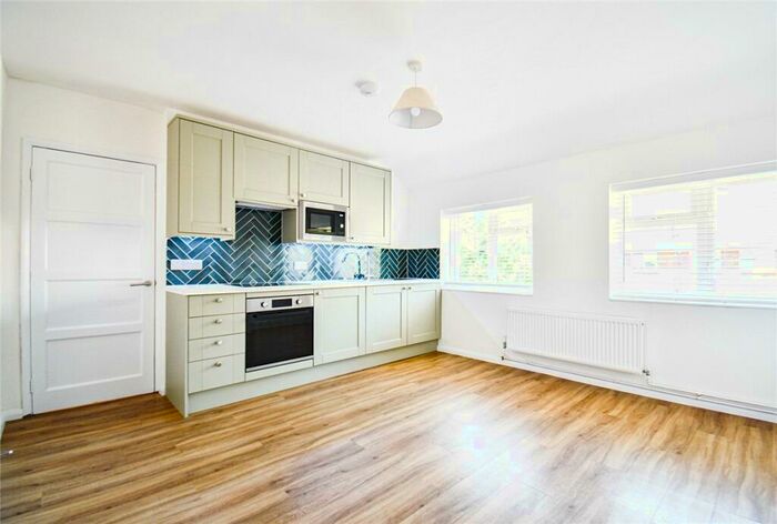 2 Bedroom Apartment To Rent In Gray Road, Cambridge, CB1