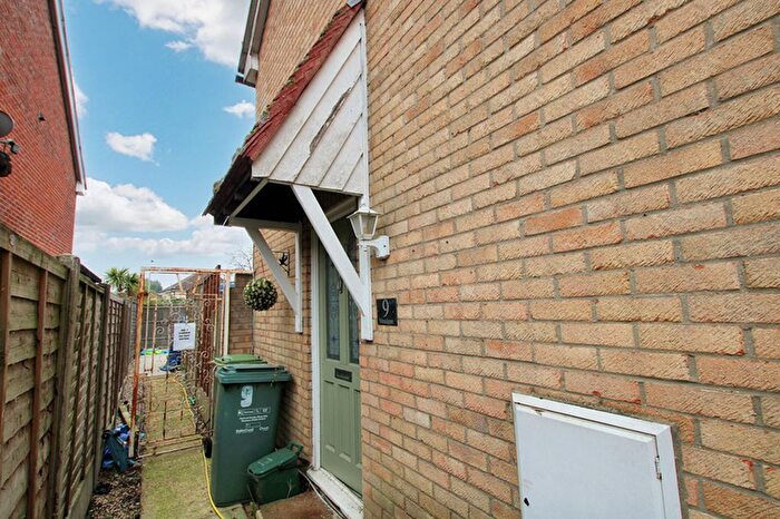 2 Bedroom Terraced House For Sale In Meadgate, Basildon, SS13