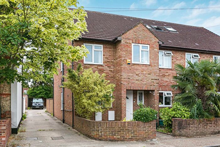 3 Bedroom End Of Terrace House For Sale In Wolsey Road, Ashford, Surrey, TW15