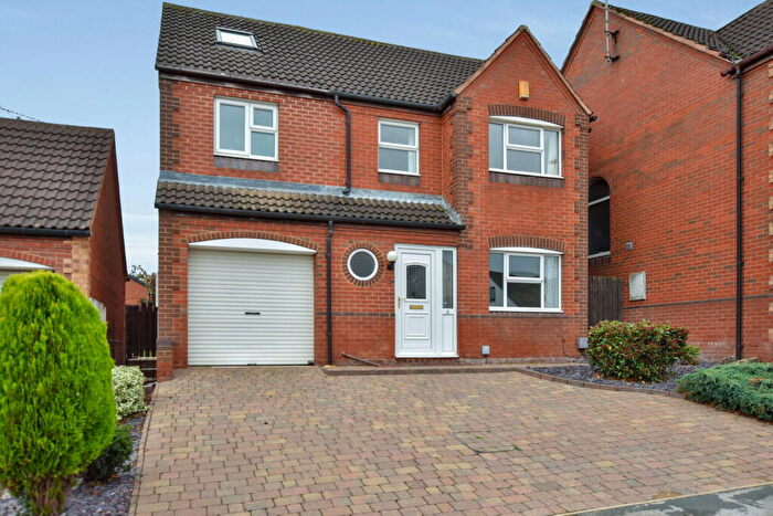 4 Bedroom Detached House For Sale In Oulton Drive, Oulton, Leeds, LS26