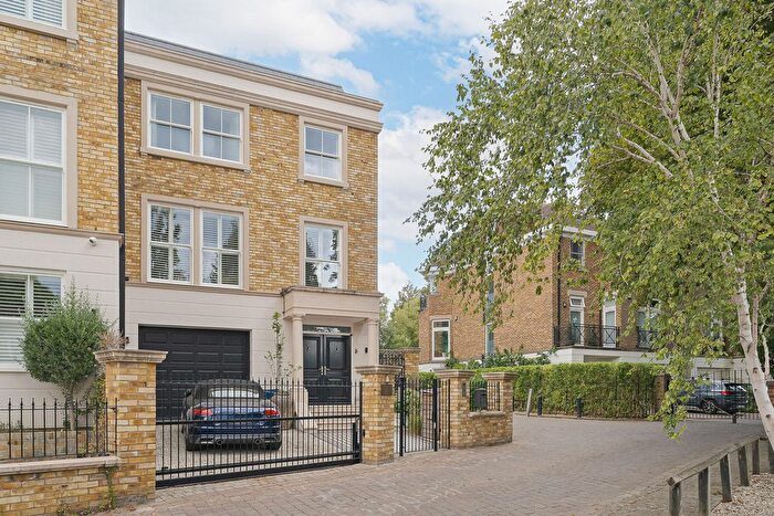 4 Bedroom Semi-Detached House To Rent In Willoughby Road, Richmond Riverside, TW1